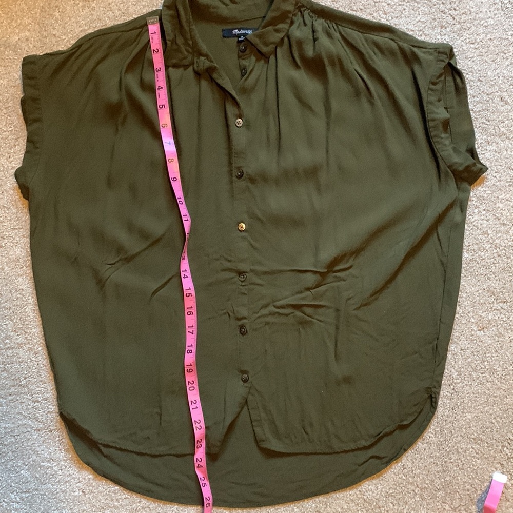 Madewell green short sleeve button down.  Size medium - Picture 6 of 6